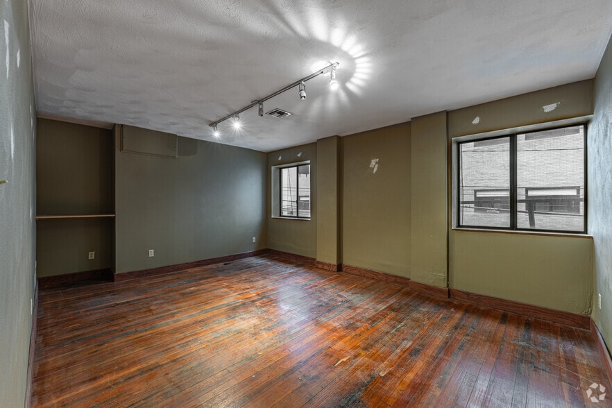 More Photos Of 816 5th Ave, Pittsburgh Office For Sale