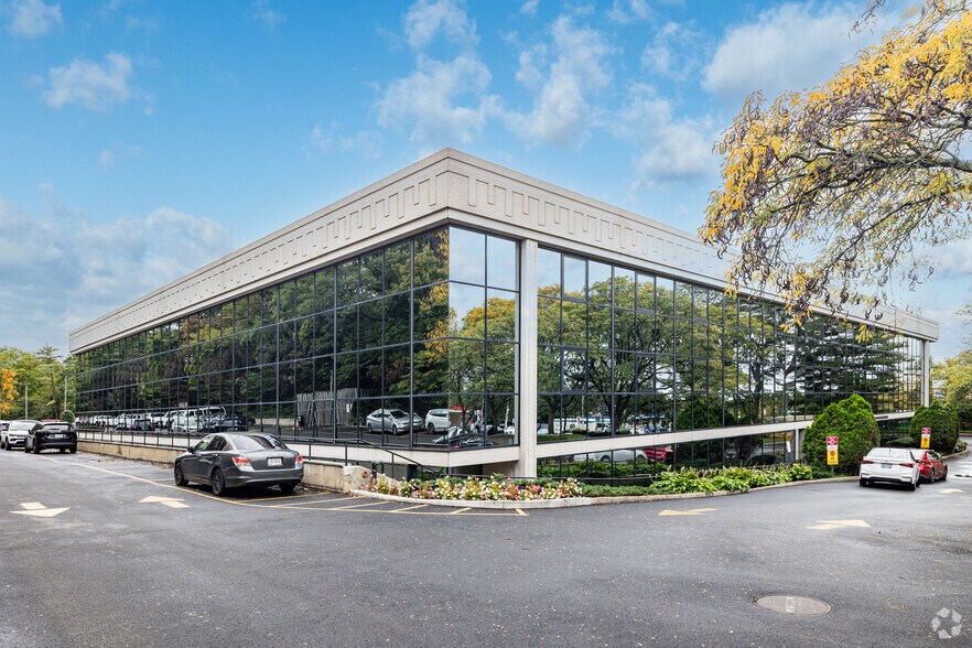 More Photos Of 600 Northern Blvd, Great Neck Medical For Lease