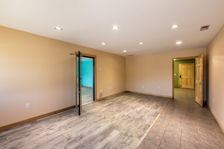 More Photos Of 2997 Spartanburg Hwy, East Flat Rock Warehouse For Sale