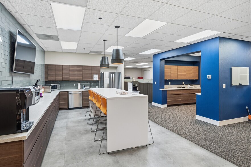 More Photos Of 3087 E Warm Springs Rd, Las Vegas Office For Sale