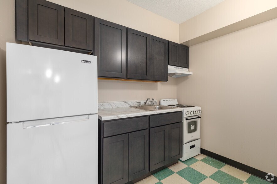 More Photos Of 489 W State St, Trenton Apartments For Lease
