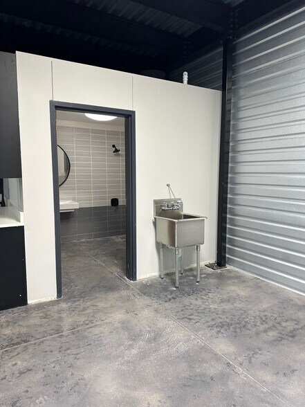 More Photos Of 529 SH 46 E, Boerne Warehouse For Sale