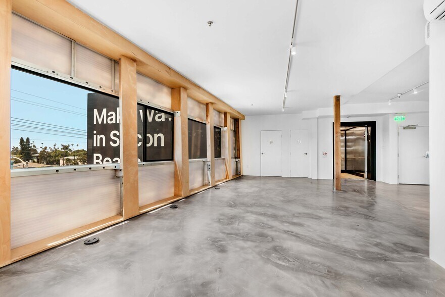 More Photos Of 2434 Lincoln Blvd, Venice Loft Creative Space For Lease