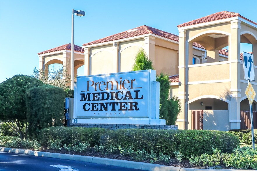 More Photos Of 2035-2055 Little Rd, New Port, New Port Richey Medical For Lease