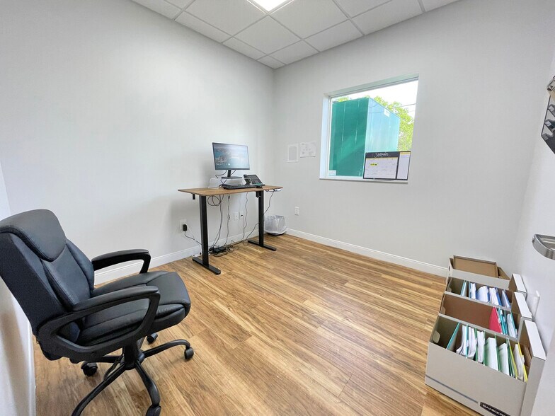 More Photos Of 4176 Mercantile Ave, Naples Distribution For Sale