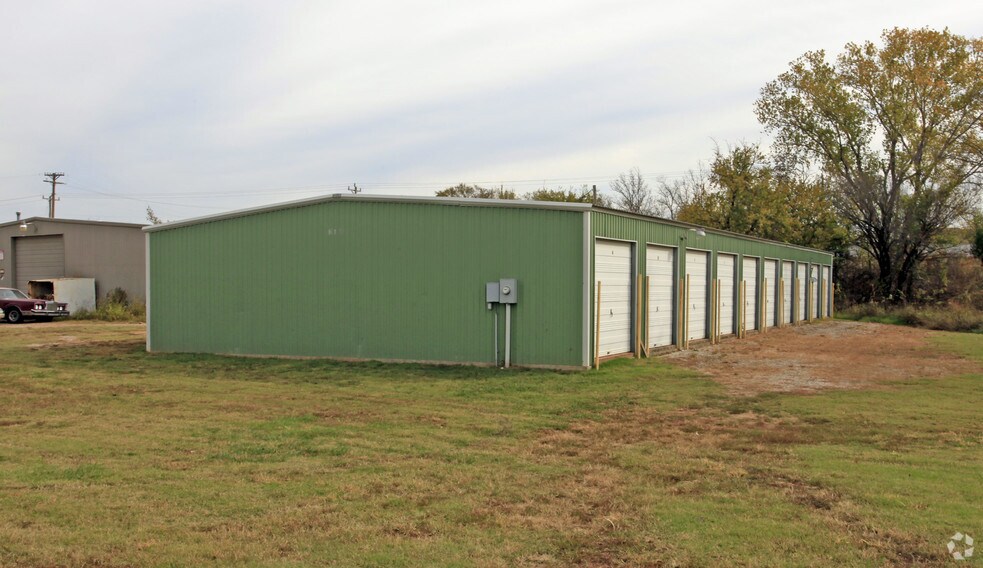 More Photos Of 811 S Sunnylane Rd, Moore Unknown For Lease
