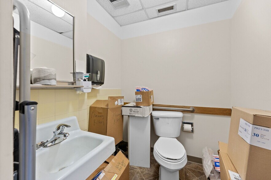 More Photos Of 202 S 9th St, Humboldt General Retail For Sale