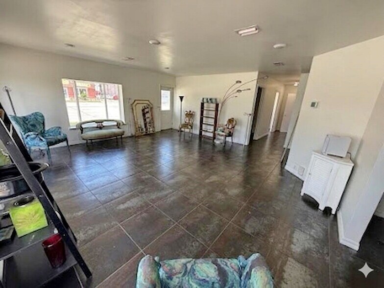 More Photos Of 1103 N Ponce De Leon Blvd, Saint Augustine Freestanding For Sale