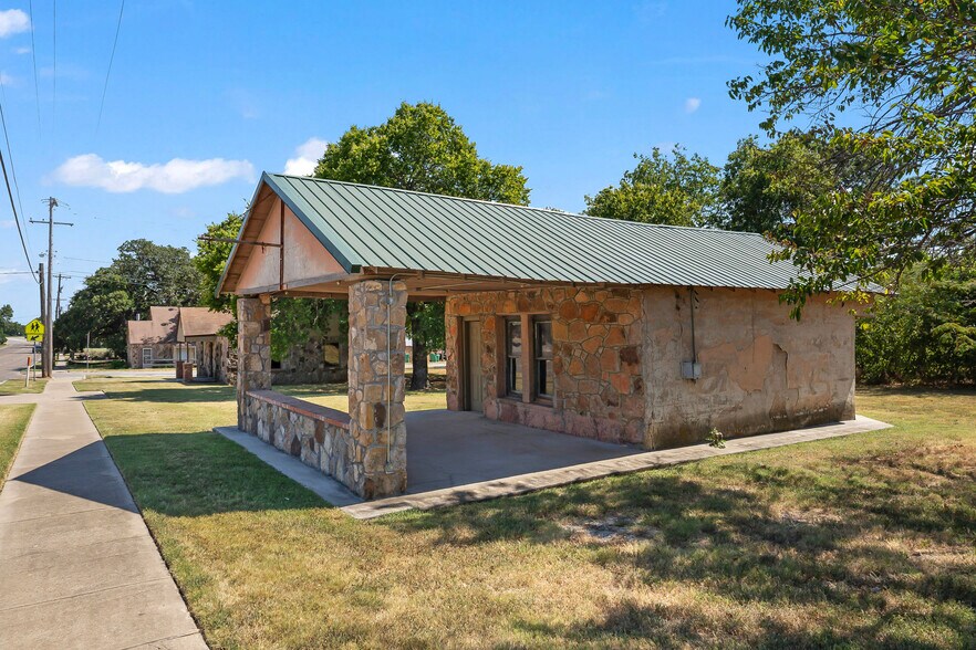 More Photos Of 400 S. Broad Street St, Saint Jo Land For Sale