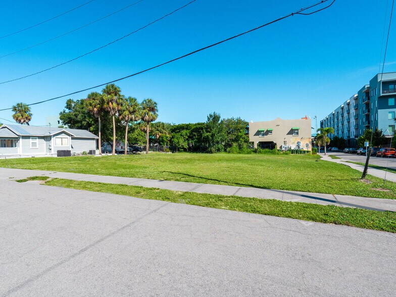 More Photos Of 701 Cohen Way, Sarasota Land For Sale