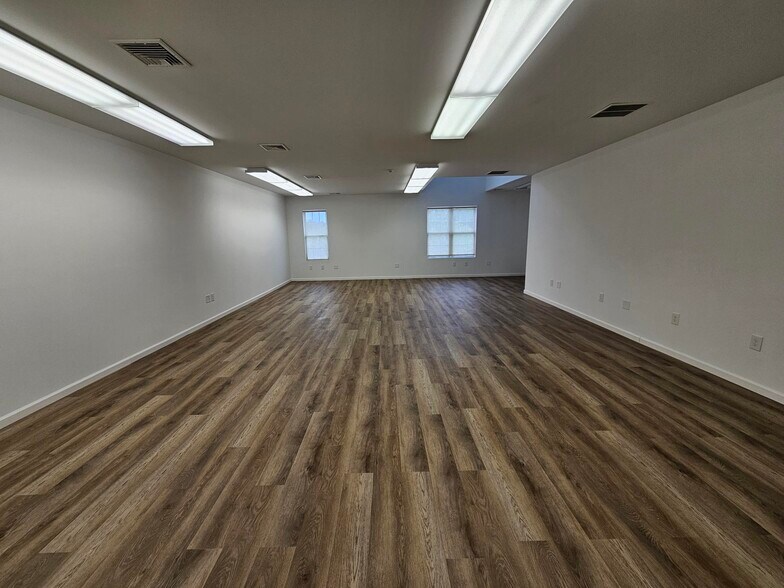 More Photos Of 5 Walter E Foran Blvd, Flemington Medical For Lease