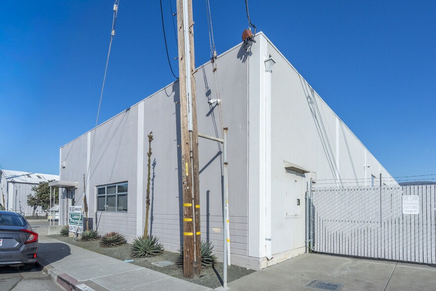 More Photos Of 320 Victory Ave, South San Francisco Warehouse For Lease