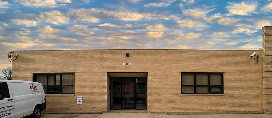 More Photos Of 3300-3306 N Knox Ave, Chicago Warehouse For Lease