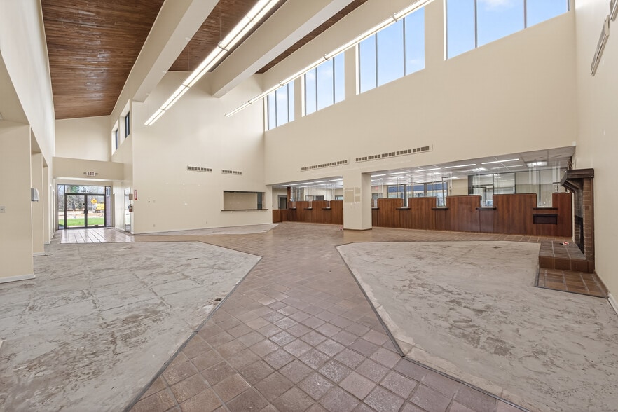 More Photos Of 25100 FM 2100 Rd, Huffman Bank For Lease