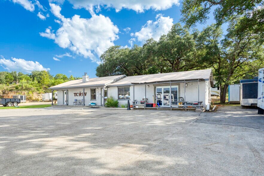 More Photos Of 16415 S Access Rd, Canyon Lake Showroom For Sale