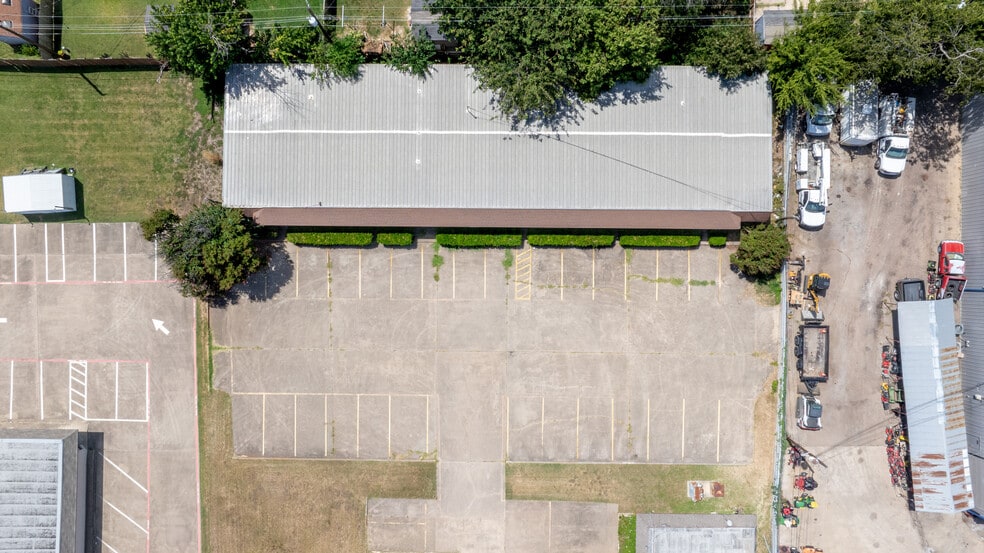 More Photos Of 109 S Story Rd, Irving Office Residential For Sale
