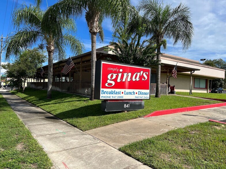 More Photos Of 841 Ridgewood Ave, Daytona Beach Restaurant For Sale