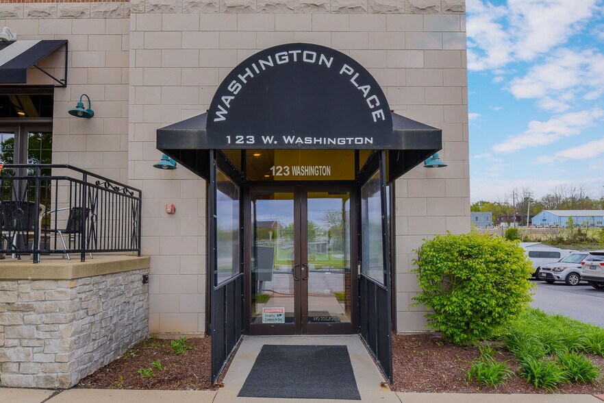 More Photos Of 123 W Washington St, Oswego Office For Lease