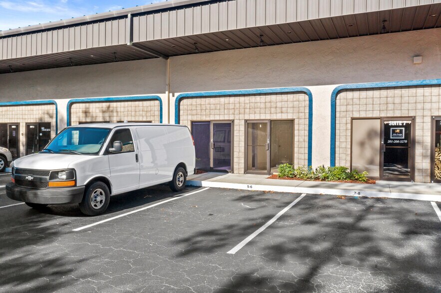 More Photos Of 12165 Metro Pky, Fort Myers Light Manufacturing For Lease