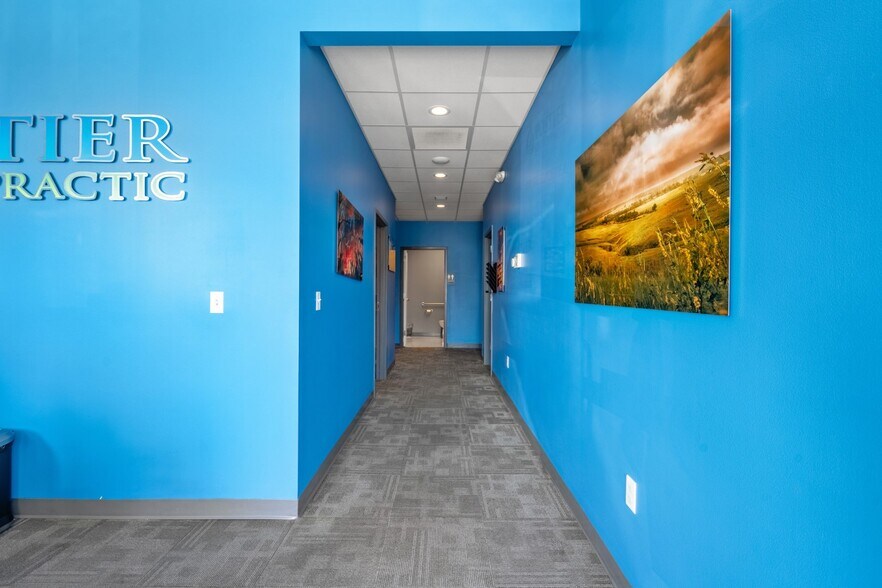 More Photos Of 809 N 3rd St, Manhattan Storefront Retail Office For Lease