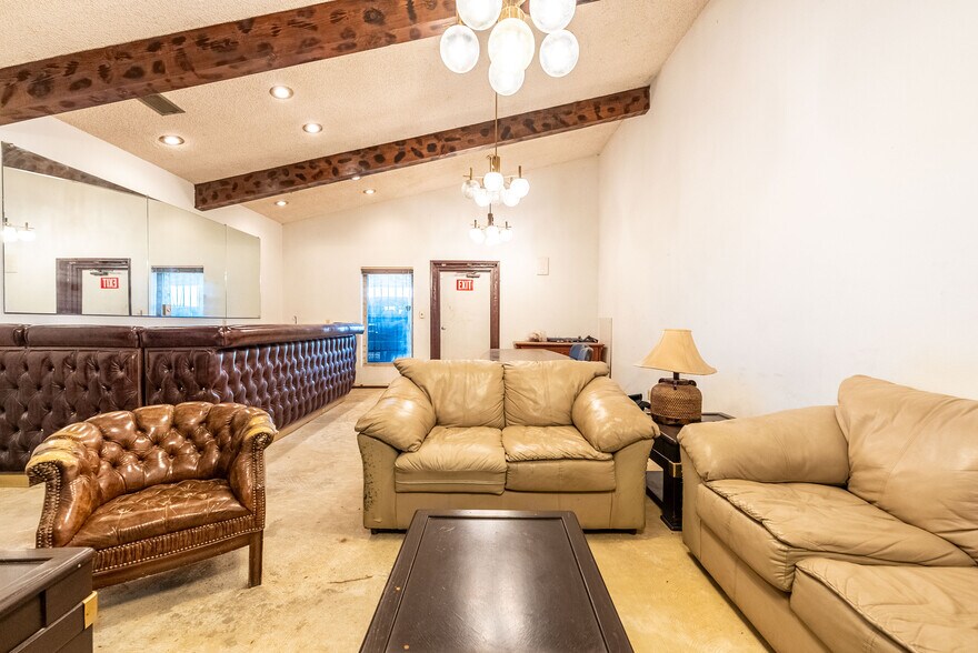 More Photos Of 397 E Evan Hewes Hwy, El Centro Auto Repair For Sale