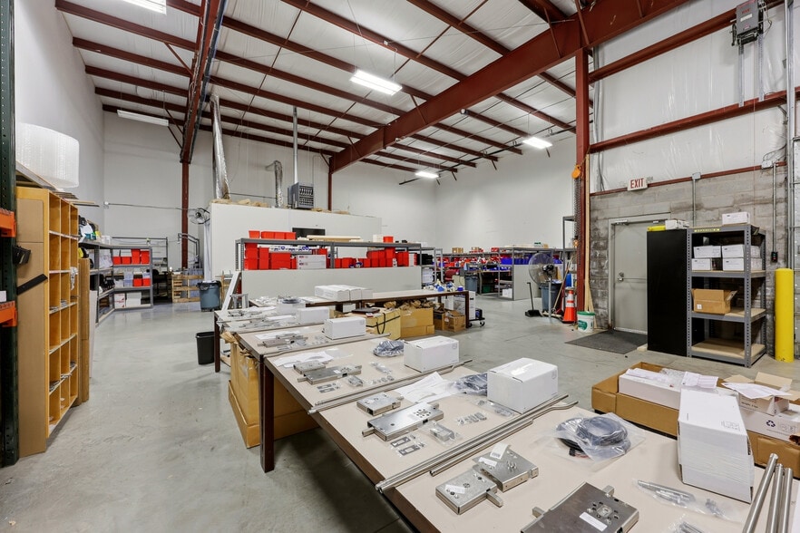 More Photos Of 2380 Fortune Dr, Lexington Light Manufacturing For Lease