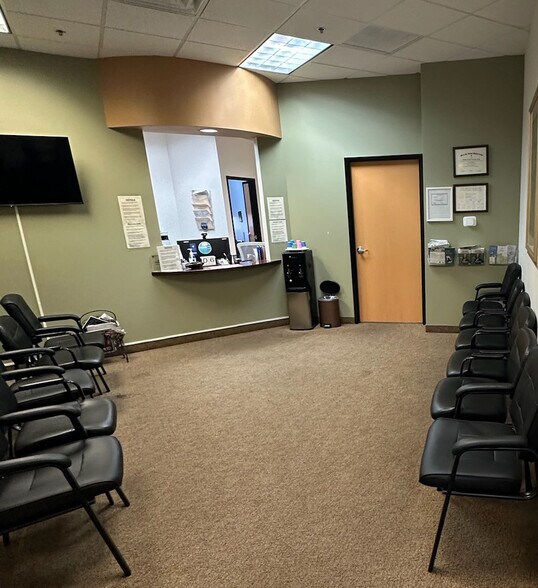 More Photos Of 9139 W Thunderbird Rd, Peoria Medical For Lease