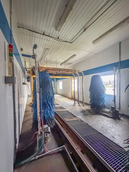 More Photos Of 4180 Sunset Blvd, Steubenville Carwash For Sale