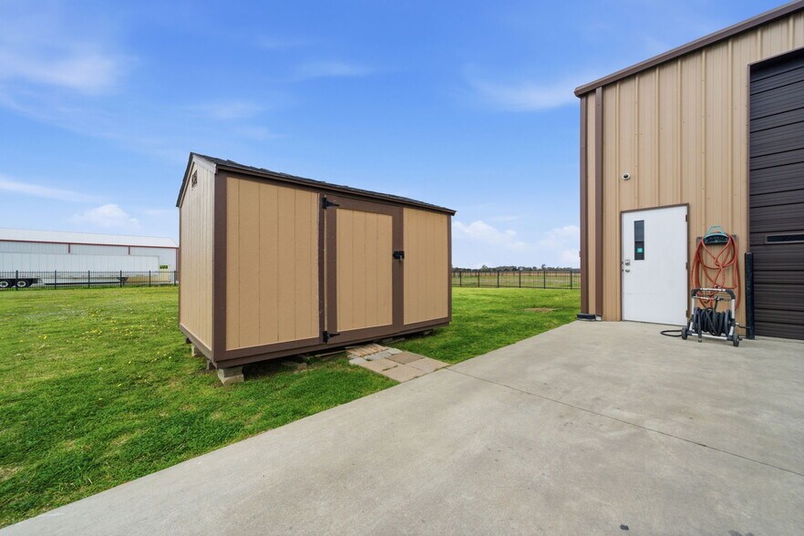 More Photos Of 4626 County Road 2200, Greenville Flex For Sale