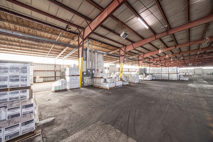 More Photos Of 3710-3719 E Us-90, Lake City Manufacturing For Lease