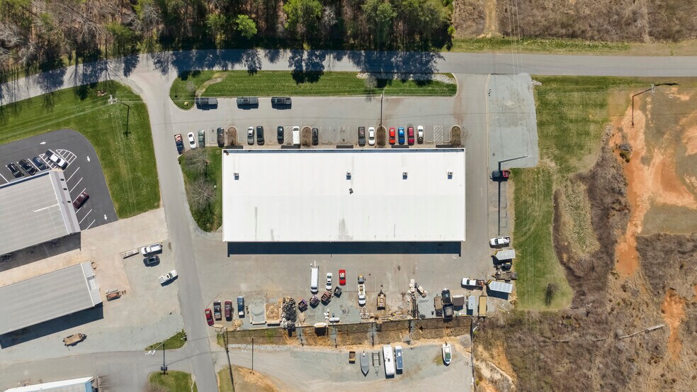 More Photos Of 7471-7473 Hagers Hollow Dr, Denver Warehouse For Lease