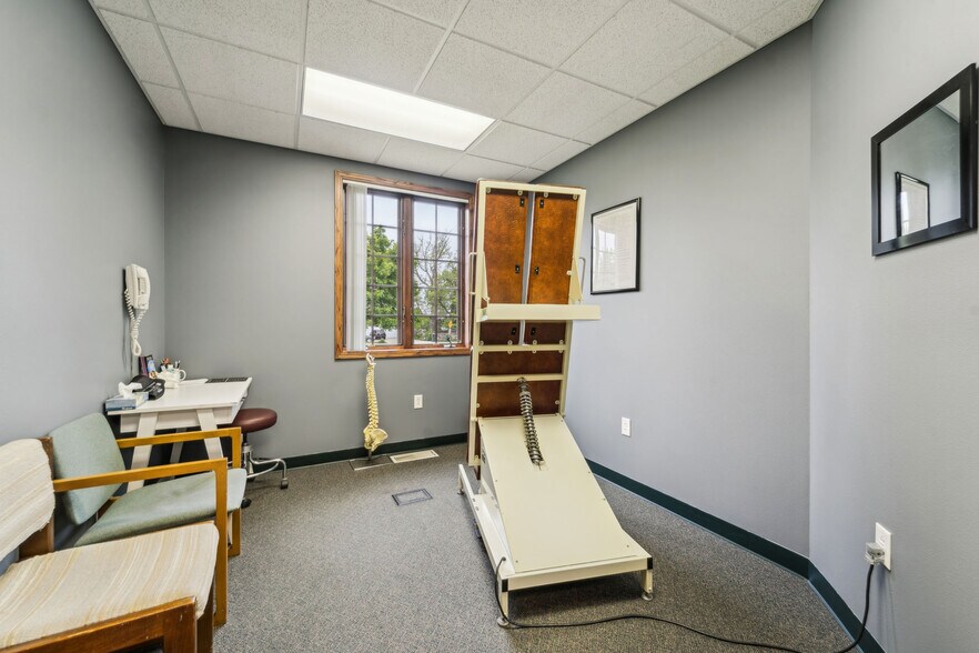 More Photos Of 952 S Park Ave, Fond Du Lac Medical For Sale