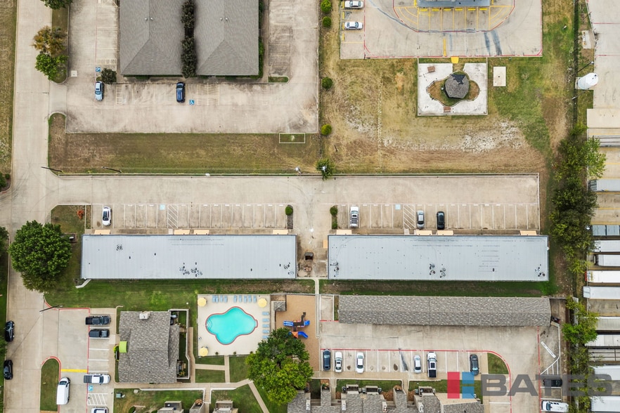 More Photos Of 198 Brothers Blvd, Red Oak Flex For Lease