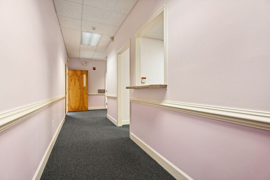More Photos Of 43 Office Park Dr, Jacksonville Medical For Lease