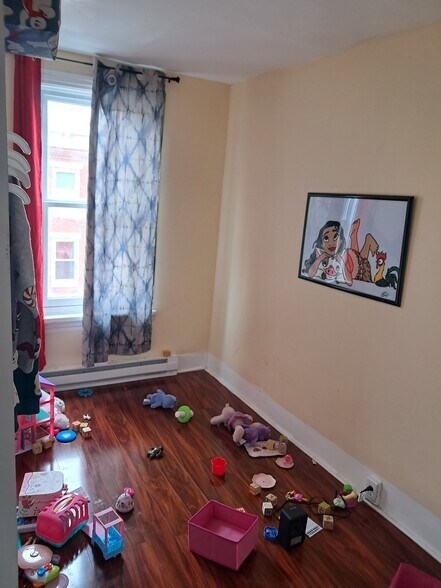 More Photos Of 23 Evergreen St, Harrisburg Apartments For Sale