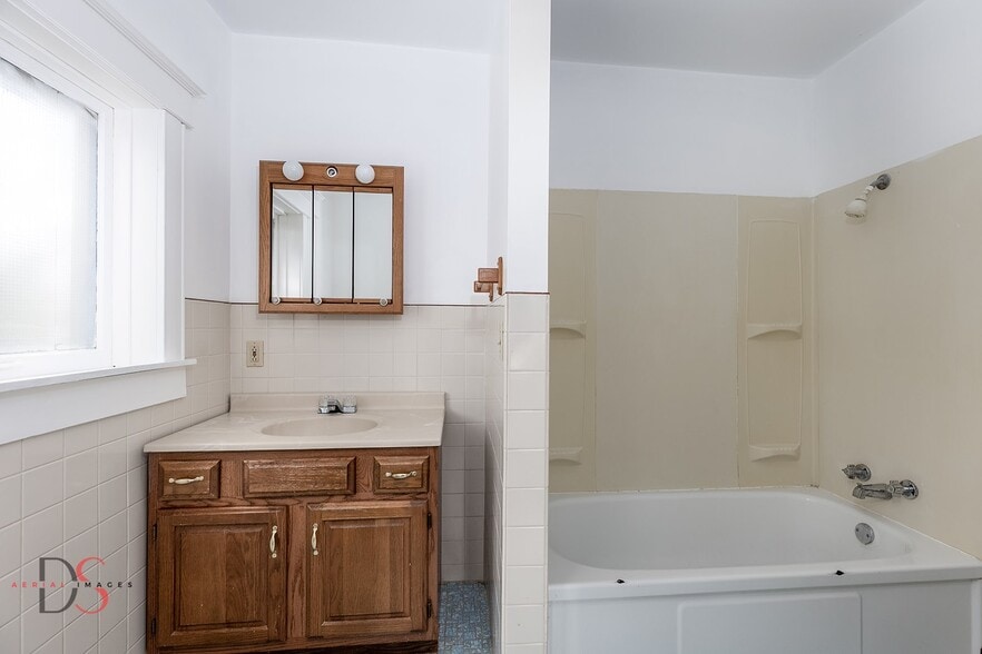 More Photos Of 131 Church st, North Utica Specialty For Sale