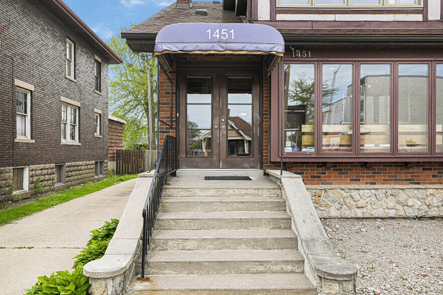 More Photos Of 1451 Ouellette Av, Windsor Office Residential For Sale