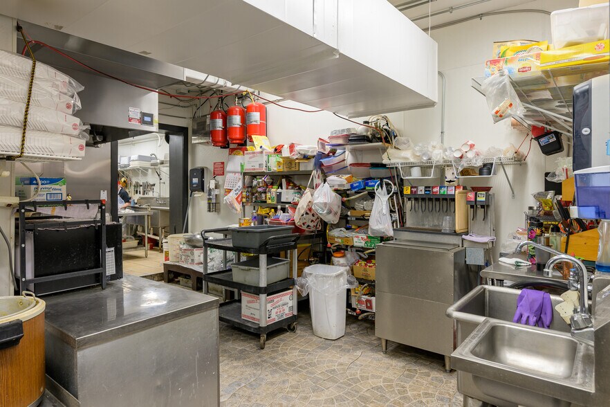 More Photos Of 52 4th St, Granby Restaurant For Sale