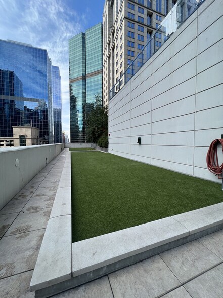 More Photos Of 210 N Wells St, Chicago Apartments For Lease