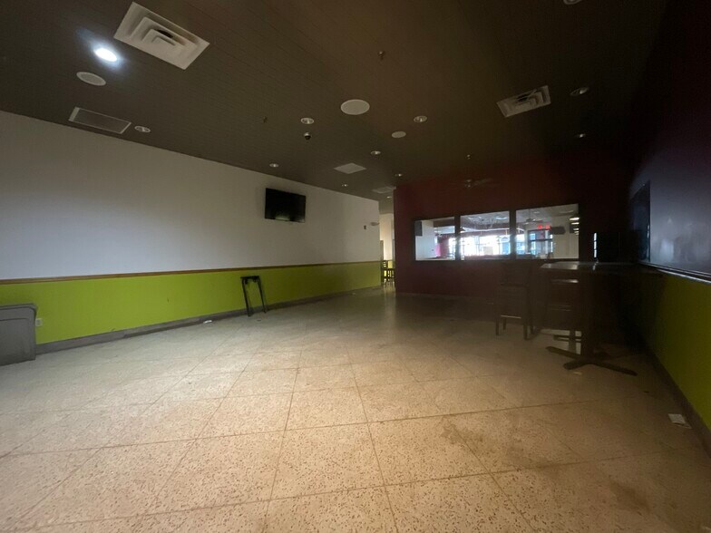 More Photos Of 37-41 North St, Pittsfield Storefront For Lease