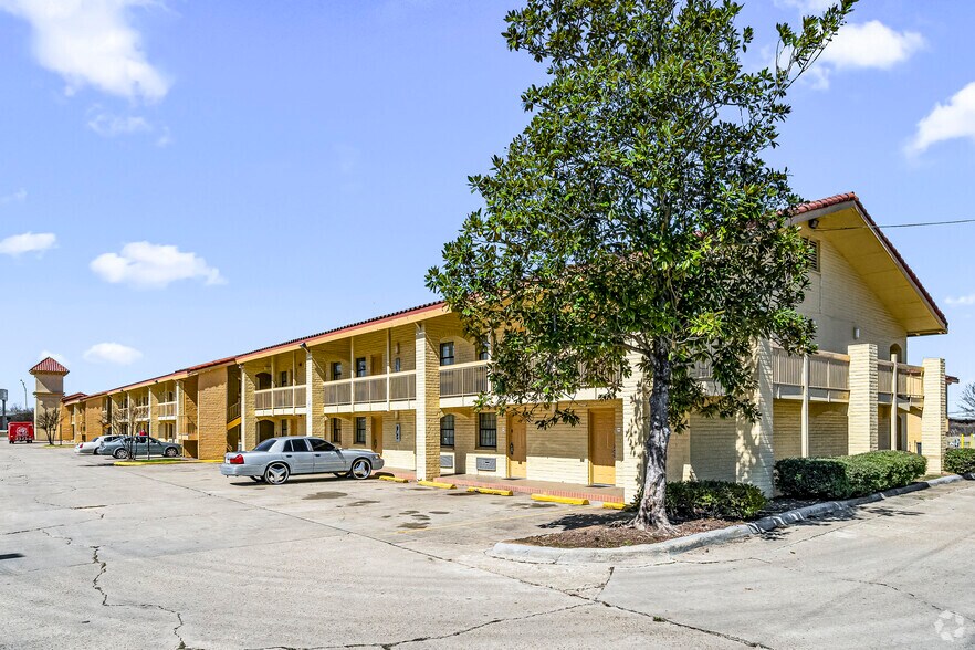 More Photos Of 1035 Martin Luther King Jr Dr, Monroe Hotel For Sale