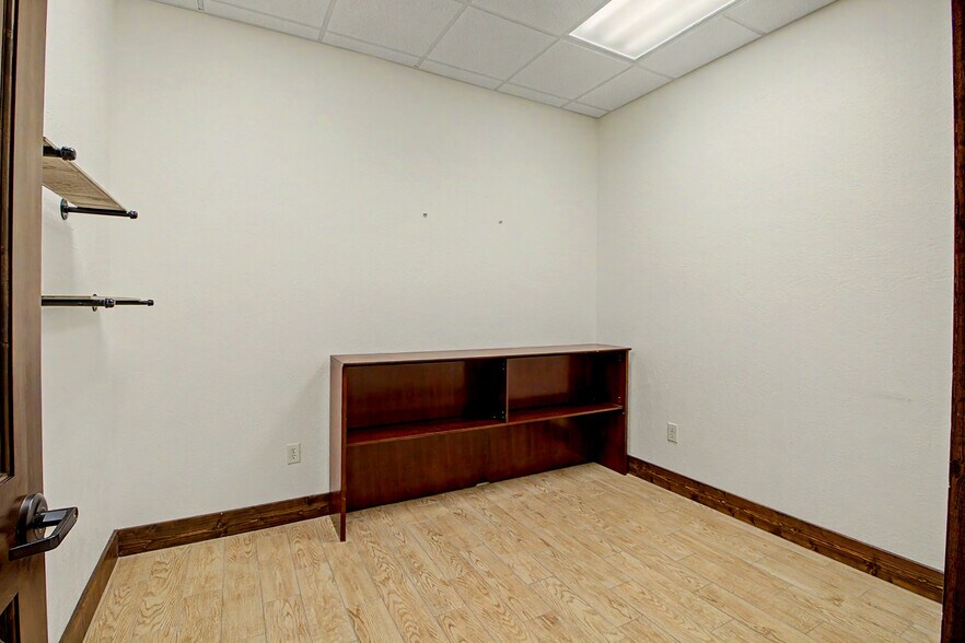 More Photos Of 8050 TX-21, Caldwell Office For Lease