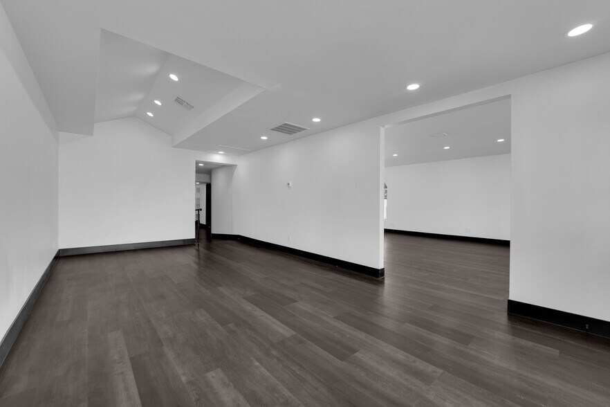 More Photos Of 530 S 7th St, Las Vegas Office Residential For Lease