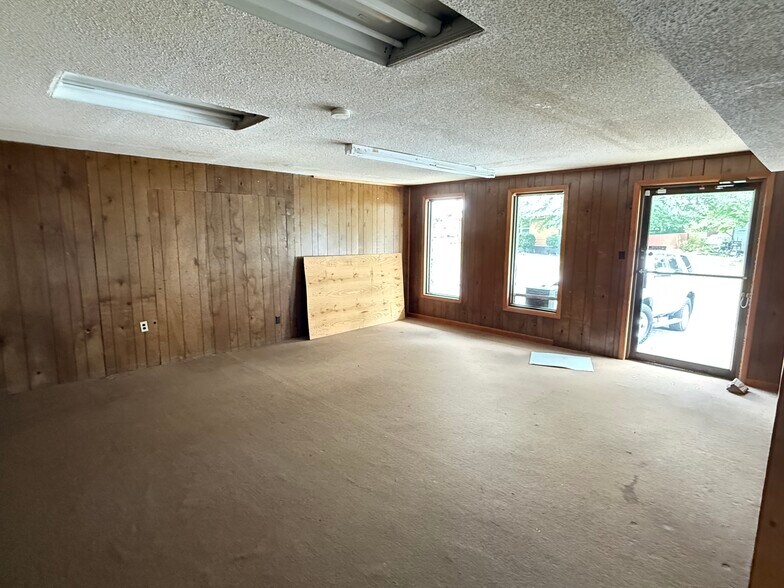 More Photos Of 324 S Duke St, LaFayette Office Residential For Sale