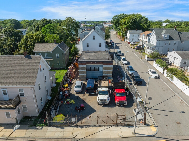 More Photos Of 17 Glenwood Ave, Hyde Park Warehouse For Sale