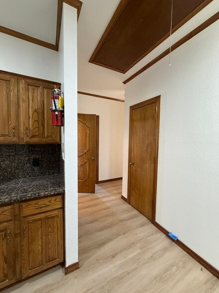 More Photos Of 304 Harwood Rd, Bedford Medical For Lease