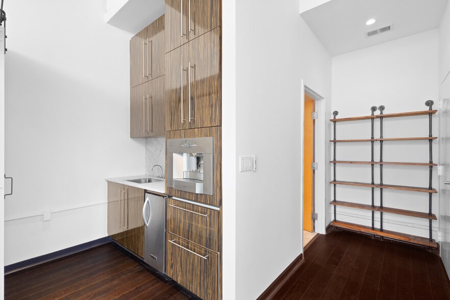 More Photos Of 660 Glen Iris Dr NE, Atlanta General Retail For Sale