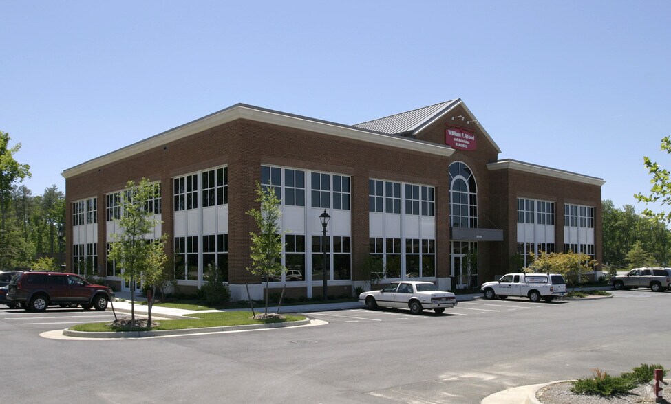 More Photos Of 5208 Monticello Ave, Williamsburg Office For Lease