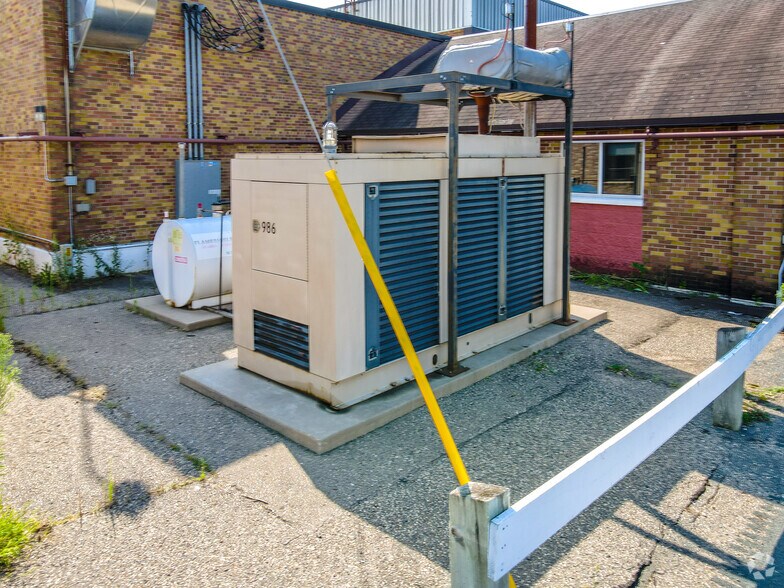 More Photos Of 920 3rd St, Hammond Service For Sale