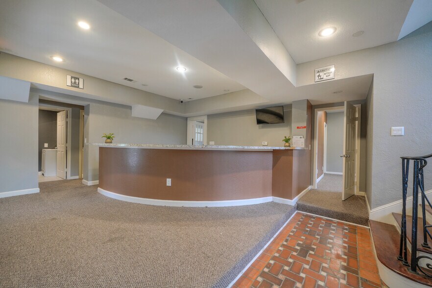 More Photos Of 2424 Southmore Blvd, Houston Medical For Lease